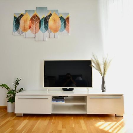 Cozy Apartment Next To The Park テルノーピリ エクステリア 写真