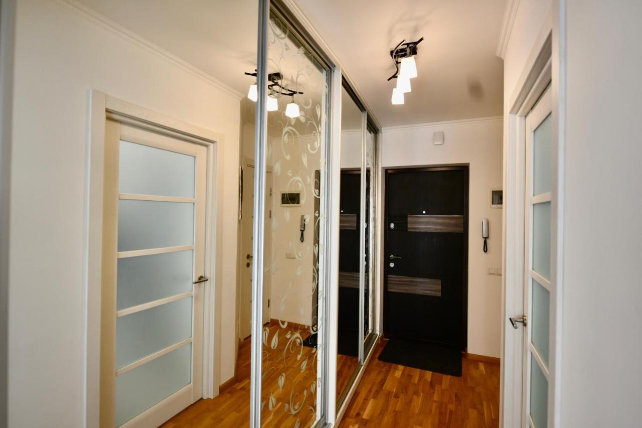 Cozy Apartment Next To The Park テルノーピリ エクステリア 写真