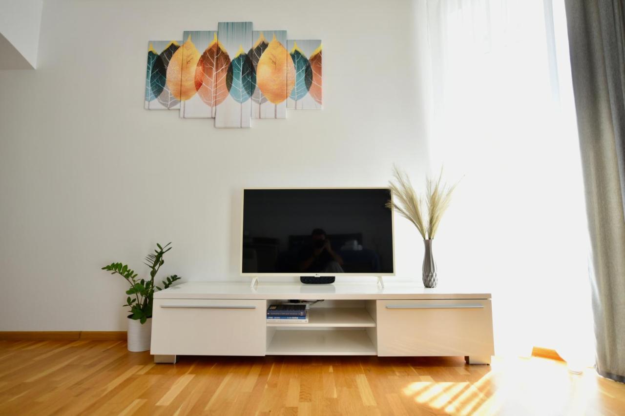 Cozy Apartment Next To The Park テルノーピリ エクステリア 写真